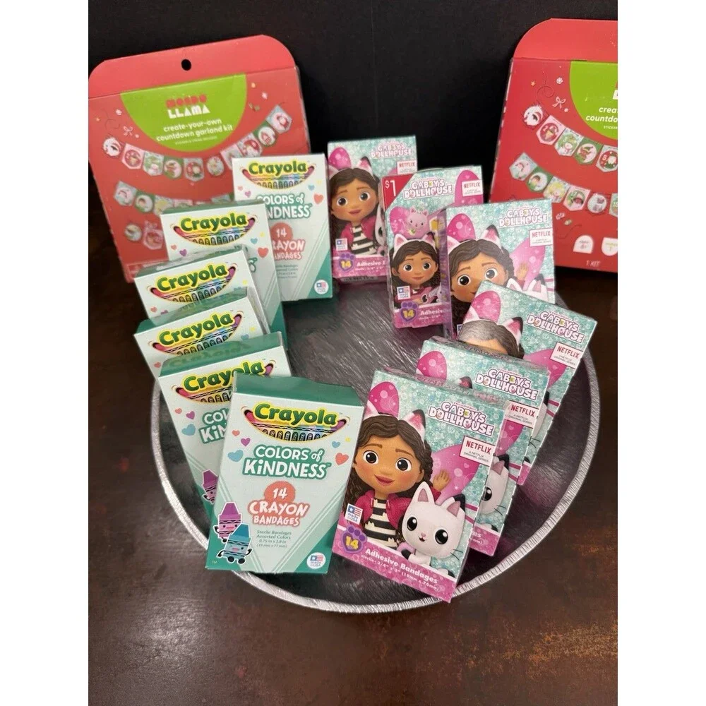 2 Mondo Llama Create-Your-Own Christmas Countdown Garland Kit &12 pk of Band-Aid - Picture 2 of 12